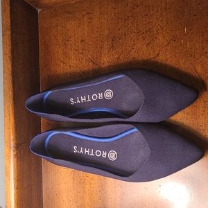Rothys Point Navy Flats - size 8.5